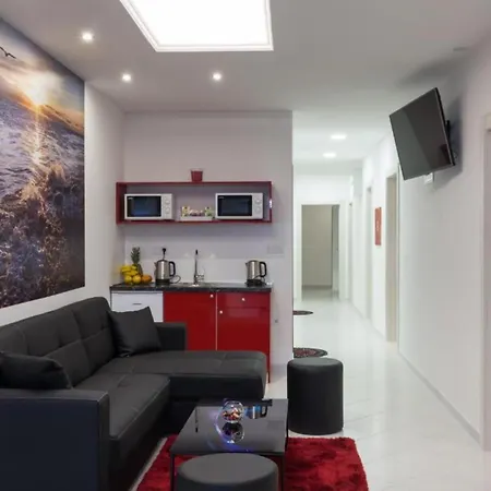 Free Bird - Bed In Six Bed Female Zenska Holiday home