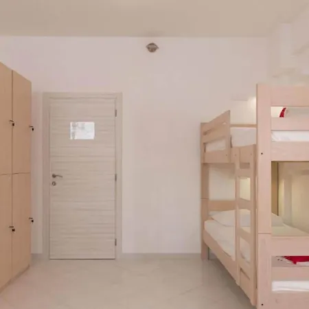 Free Bird - Bed In Six Bed Female Zenska * Dubrovnik