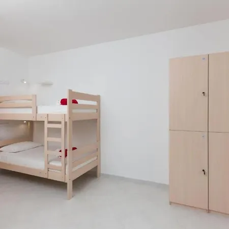 Holiday home Free Bird - Bed In Six Bed Female Zenska Dubrovnik